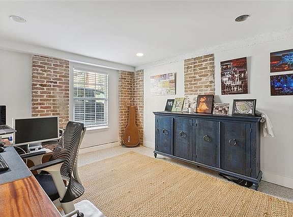 4th image of 4532 Orleans Ave #4532