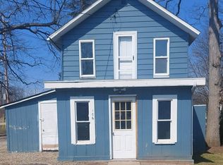 106 N Lakeview Blvd, Manitou Beach, MI
