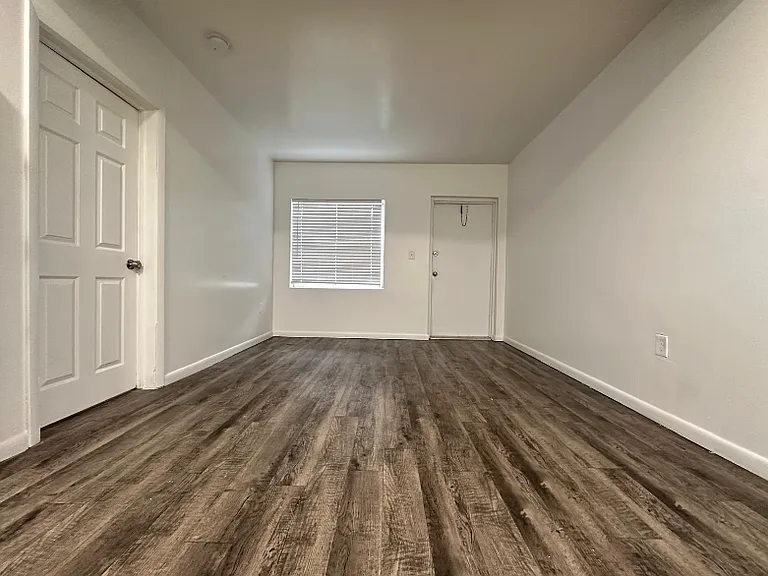 5440 N Miami Ave #2 — Photo 4