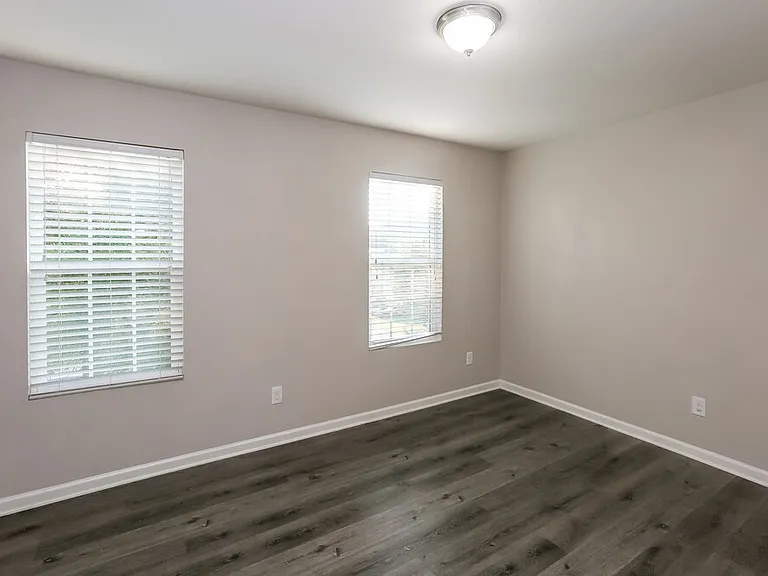 10812 Maryanna Ct — Photo 14
