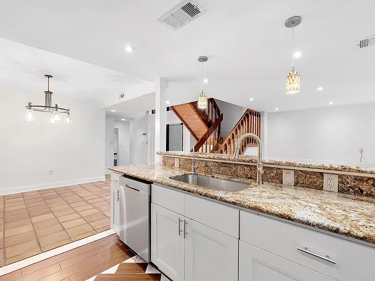9897 Fairway Cove Ln — Photo 11