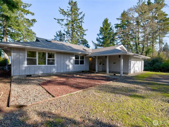 17600 Sandridge Road, Long Beach, WA 98631