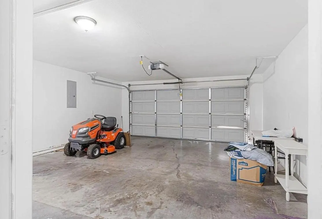 325 Fuller St — Photo 3