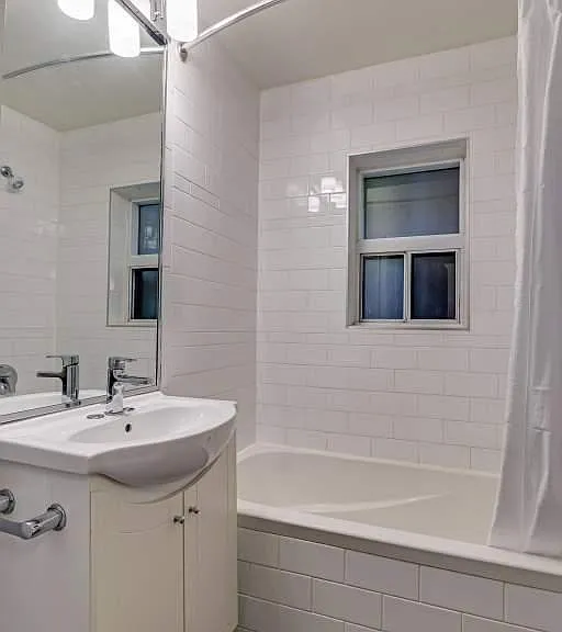 320 Avenue Rd — Photo 11