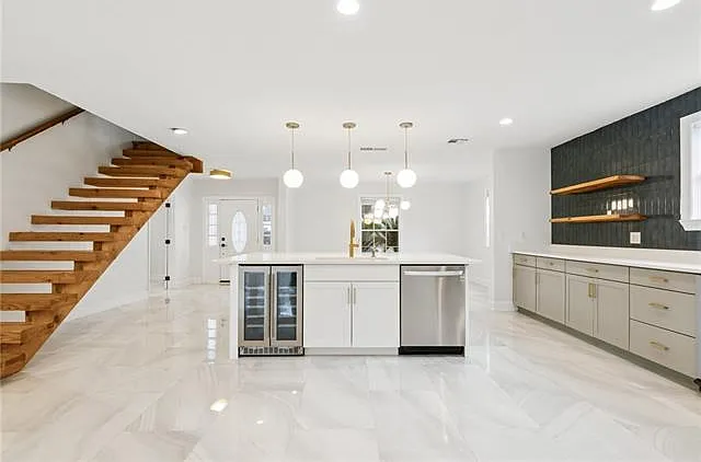 5537 Cherlyn Dr — Photo 7