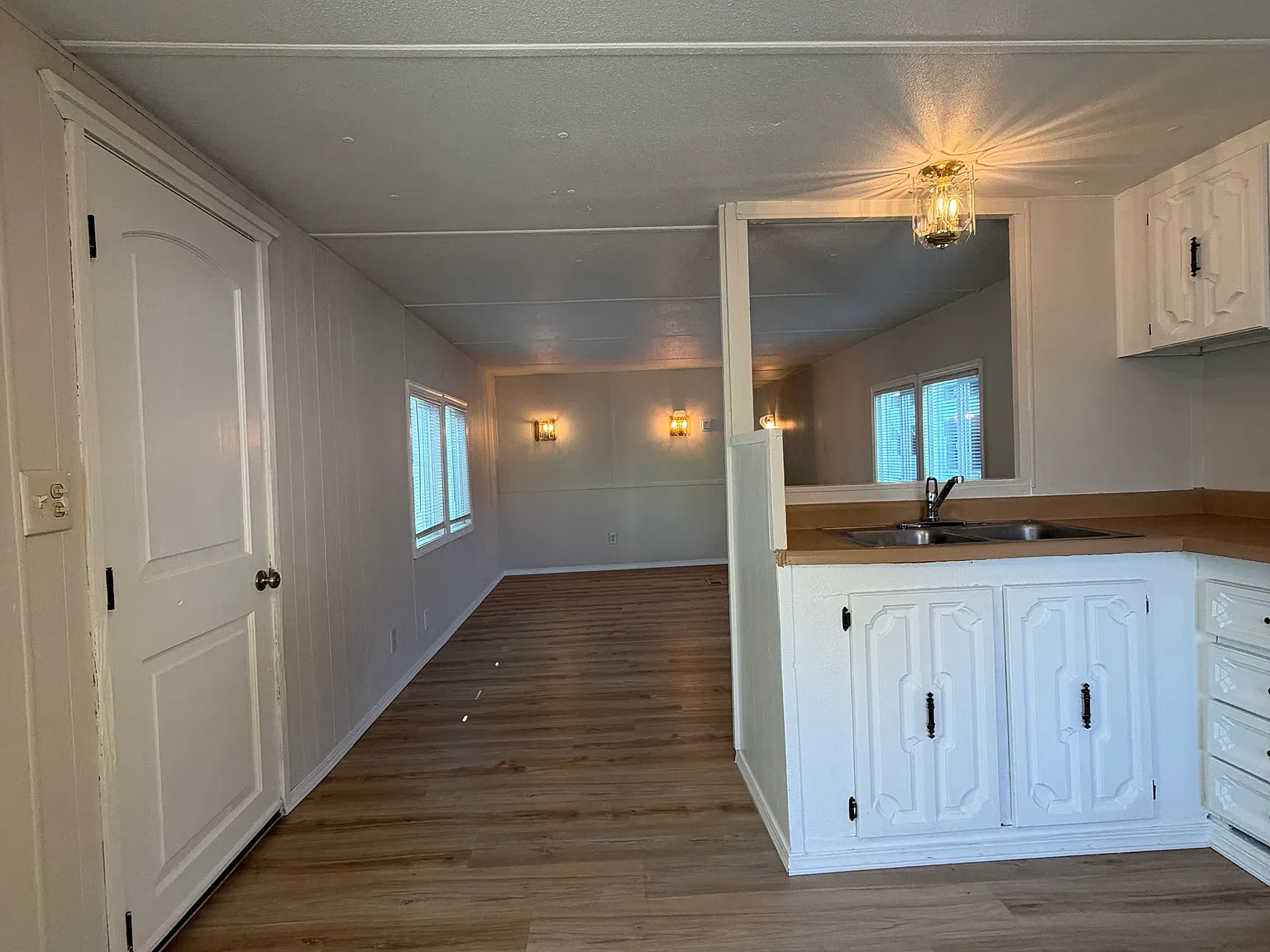 2 bed, 672 sqft, $1,295 — Photo 3