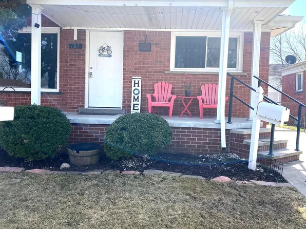 753 Detroit Ave N, Lincoln Park, MI 48146