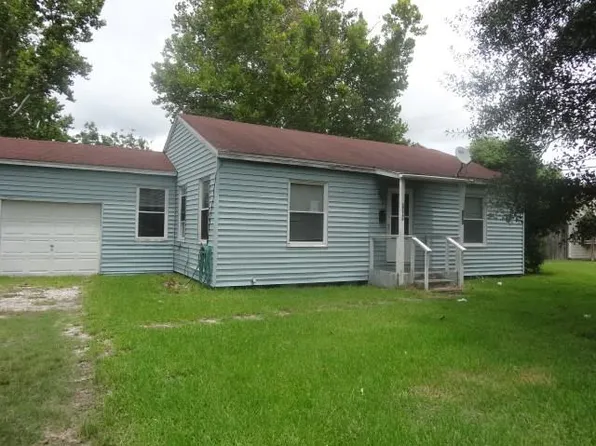 2712 S Houston Dr, La Marque, TX 77568