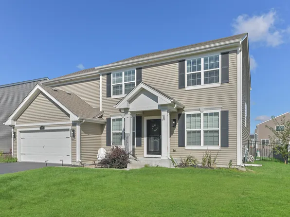 1396 Summit Ln, Pingree Grove, IL 60140