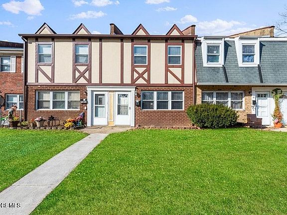 2nd image of 53 Briar Mills Dr Unit 53