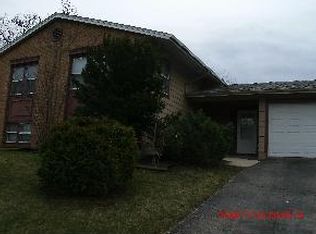 301 Charlestown Dr, Bolingbrook, IL