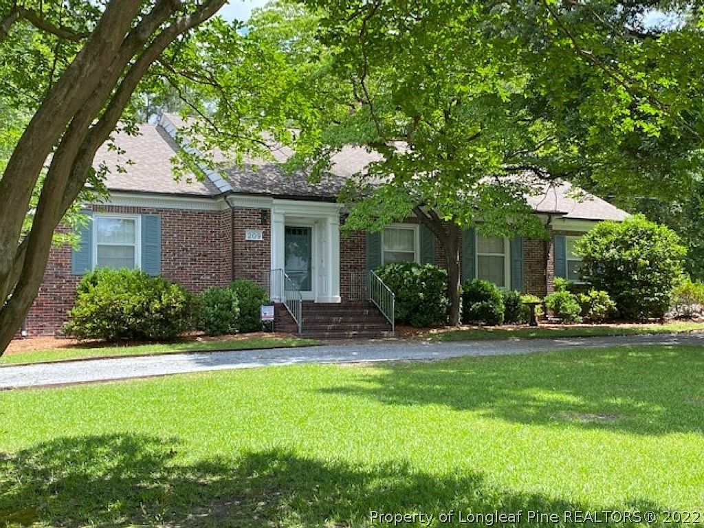 209 E 3rd Ave, Red Springs, NC 28377 Zillow