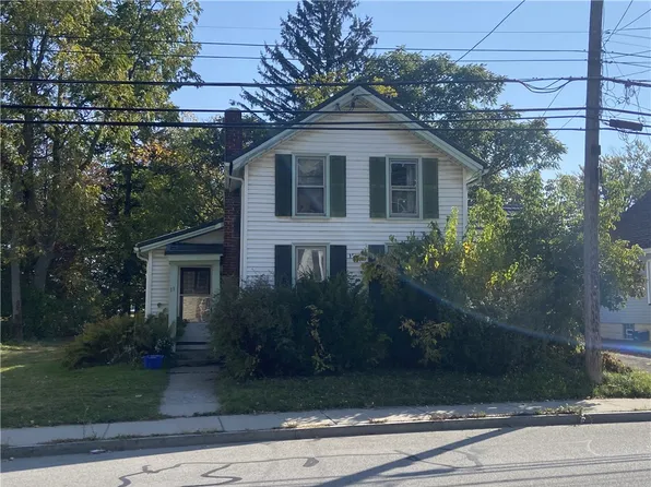 11 Cedar St, Batavia, NY 14020