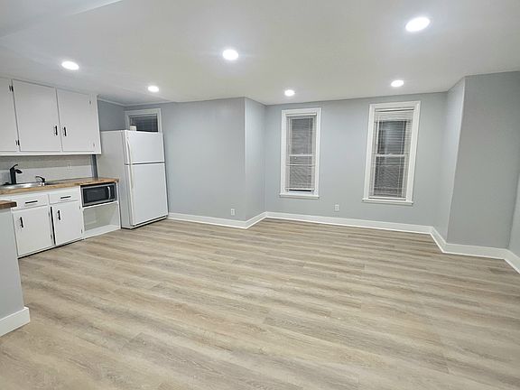 3rd image of 7 Florence Ave #2