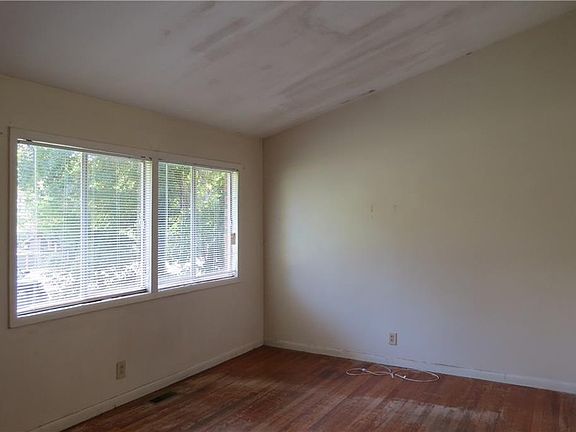 5th image of 762 Bonnie Dell Dr