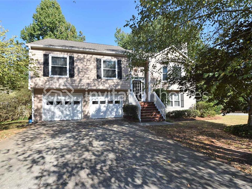 1st image of 380 Ashland Manor Dr