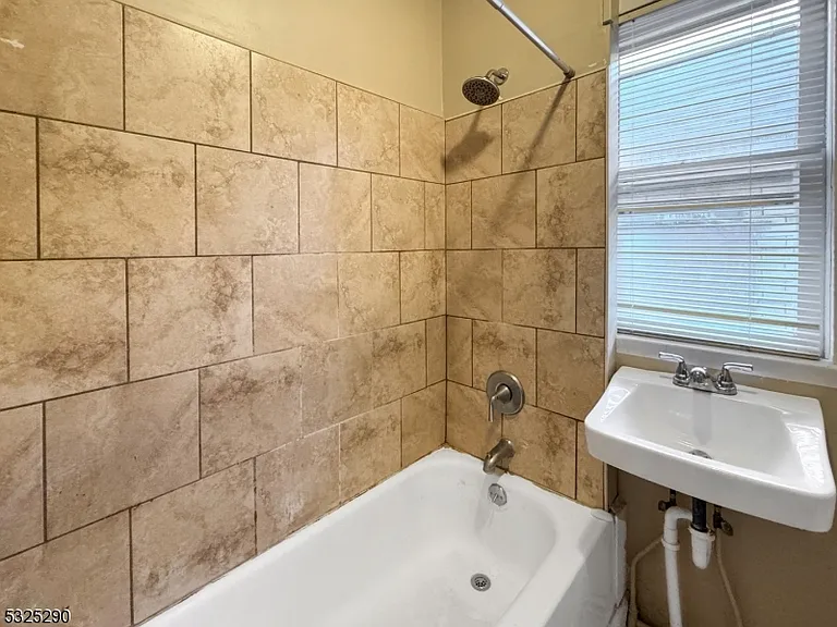 62 Summit Ave #B — Photo 8