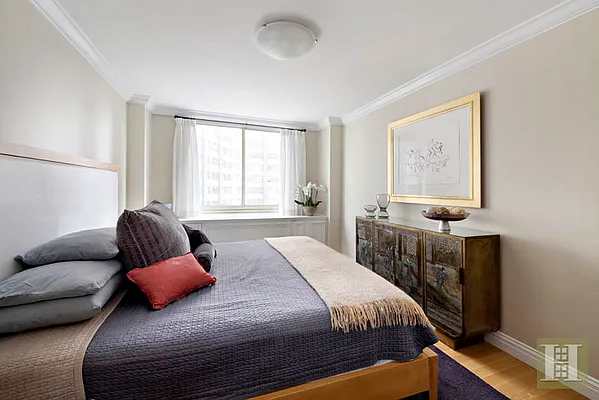 Rented by Halstead Real Estate | media 15
