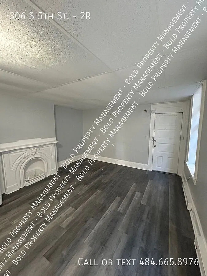 2 Bedroom Apartment — Photo 3