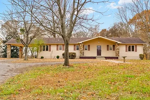 520 Peterson Ln Photo 1
