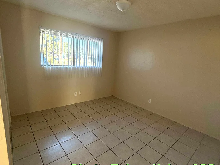 3500 N Chester Ave #C — Photo 6