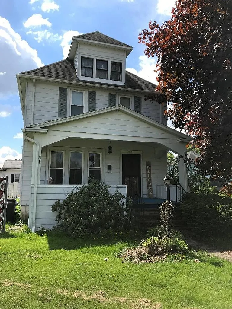 476 Horner St photo 1