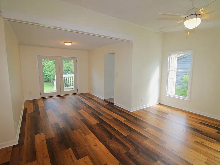 3032 Chenango Dr — Photo 7