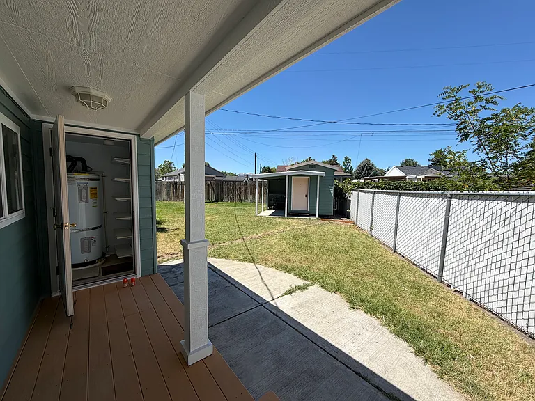 809 Stanton Ave — Photo 17