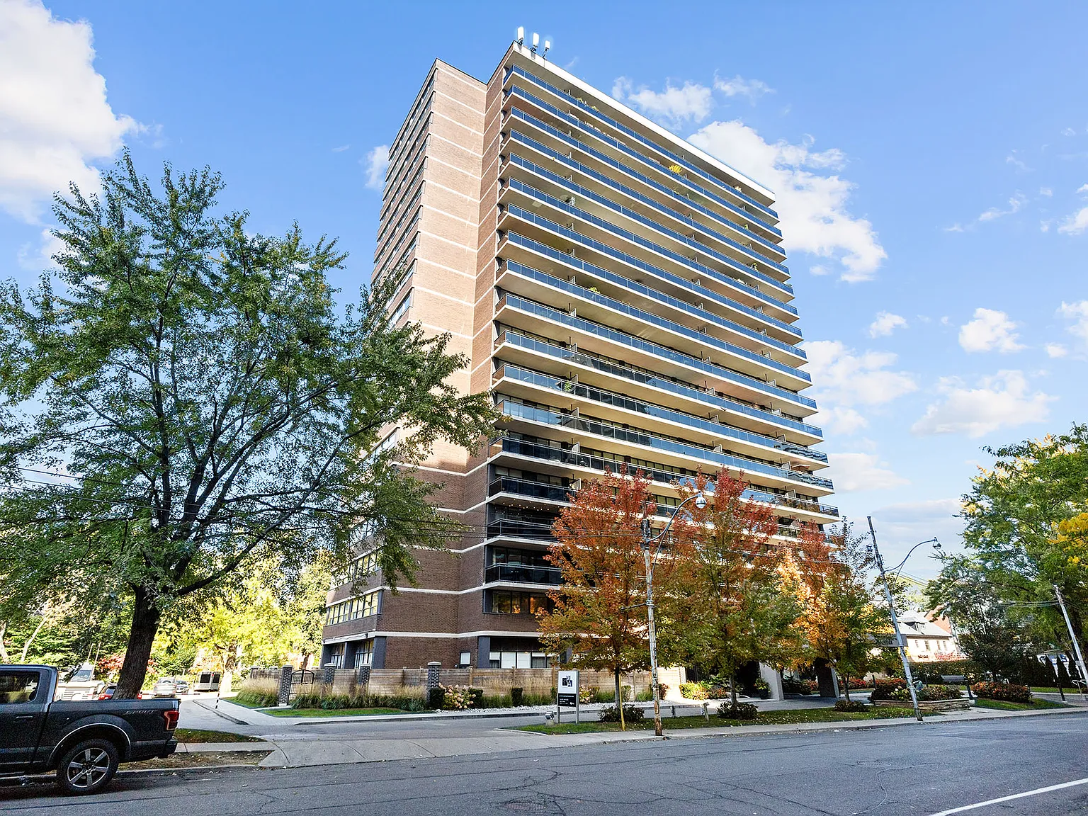 50 Prince Arthur — Photo 1