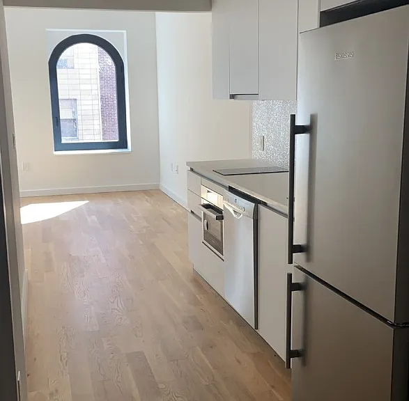 48 Allen St #5B — Photo 4