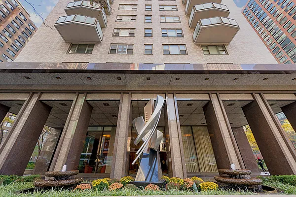 Rented by Compass | media 24