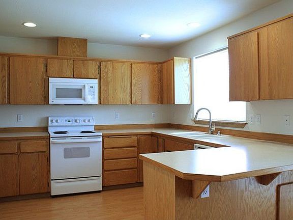5th image of 8611 195th Street Ct E