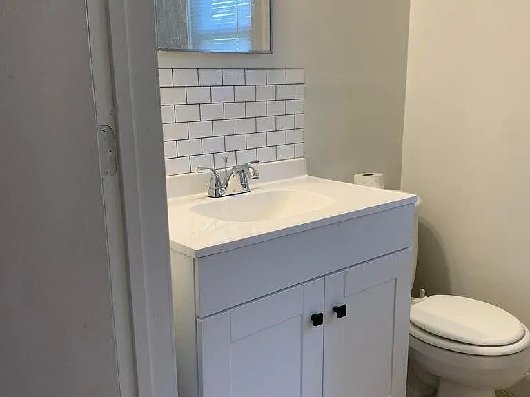 2430 Amelia Ave — Photo 14