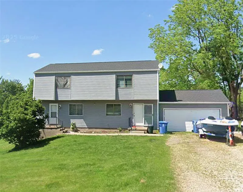 3 bed, 1.5 bath, 1000 sqft, $1,650 — Photo 1