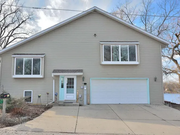 5430 West Peninsula DRIVE, Waterford, WI 53185