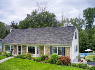 71 Round Hill Rd, Poughkeepsie, NY 12603