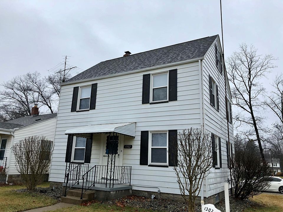 1st image of 1302 Meadowbrook Ave SE