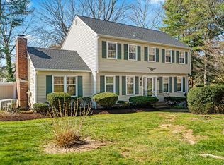 10 Nut Plains Rd W, Guilford, CT 06437