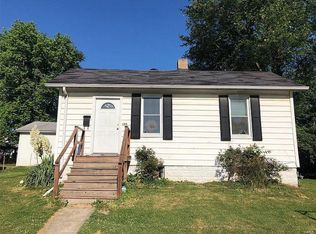 105 S 37th St, Belleville, IL 62226