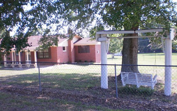 5th image of 63 Pioneer Dr