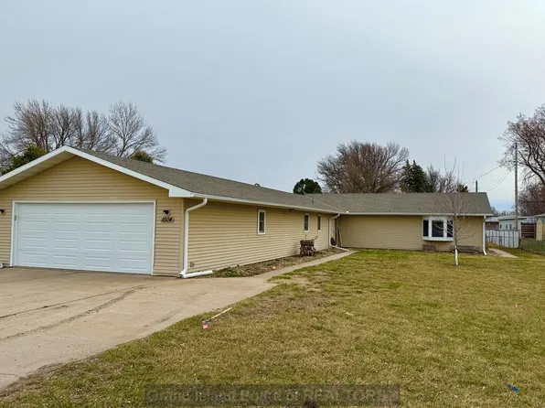 1504 1st St, Aurora, NE 68818