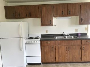 907 S Mill St APT 6, Decorah, IA 52101