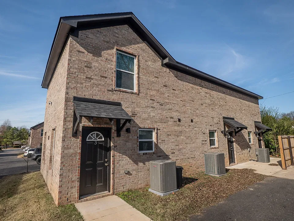 1366 N Porter Rd