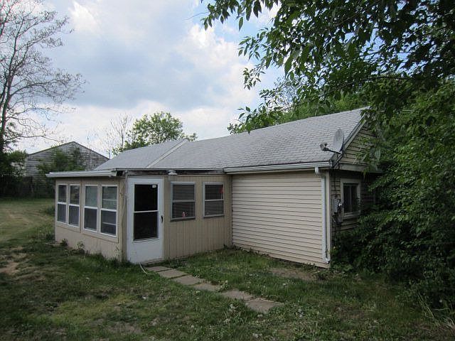 1st image of 3057 Arnold Ave