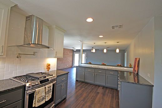 3rd image of 414 Carmel Pkwy
