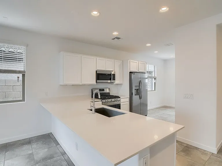 16894 W Evergreen Rd — Photo 8