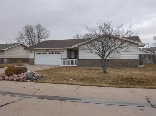 3911 W Redwood Dr., North Platte, NE 69101