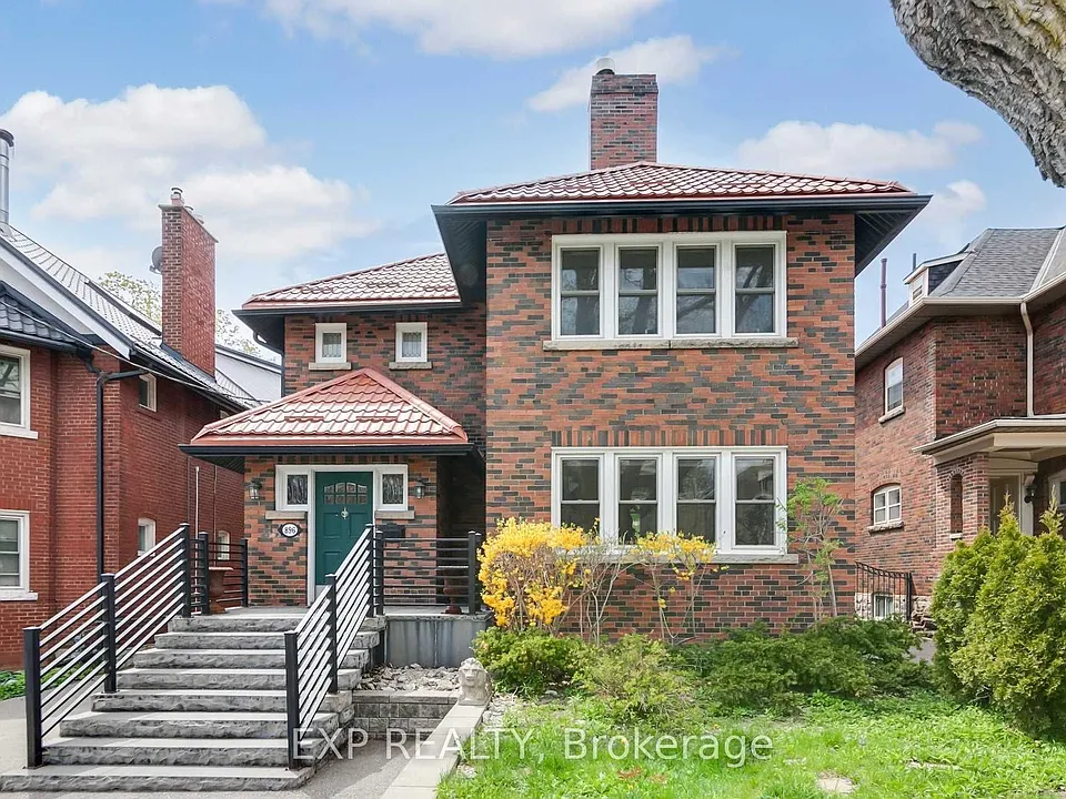 896 Avenue Rd