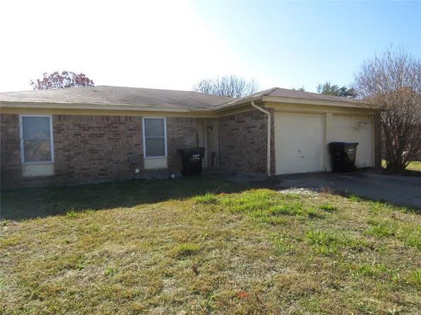 1705 La Fontaine Ln, Greenville, TX 75402