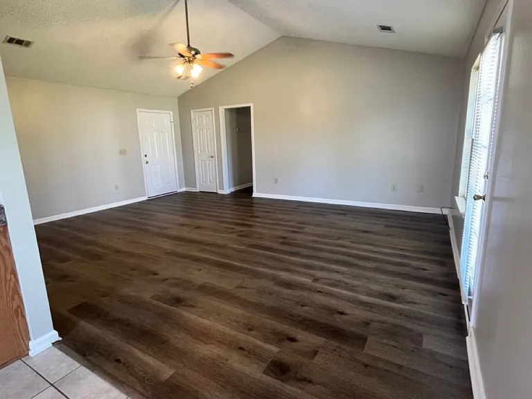 111 Grindstaff Dr — Photo 7